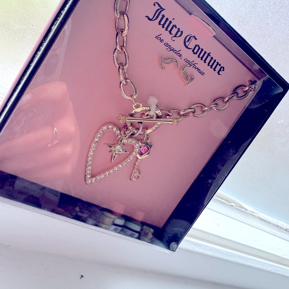 NEW Juicy Couture necklace & earring set